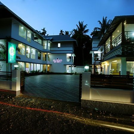 Clirind Resort Athirappilly Eksteriør billede